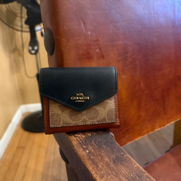 Coach Signature Trifold Wallet with Gold Hardware - Picture 6 of 6